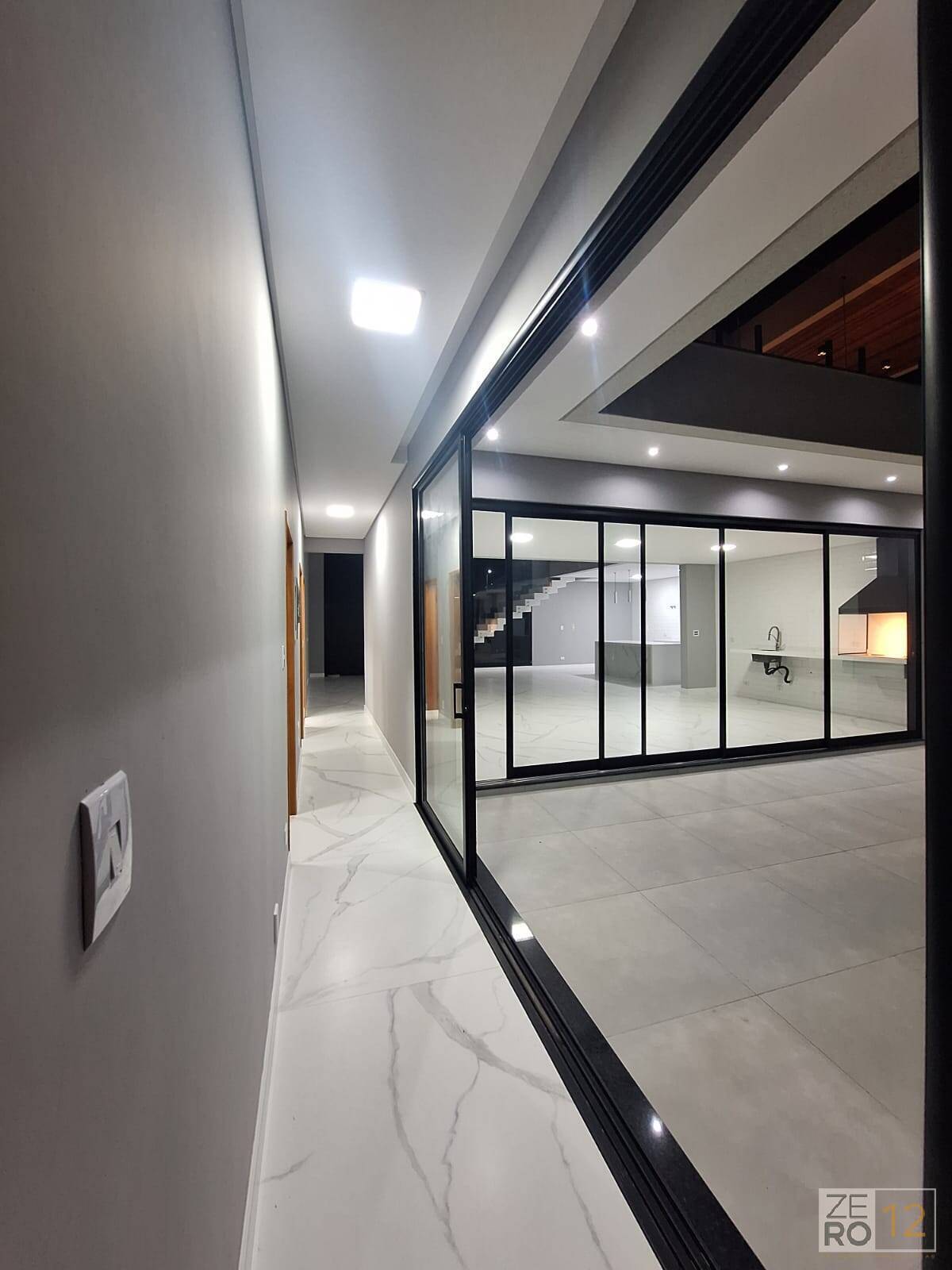 Casa à venda com 3 quartos, 363m² - Foto 3