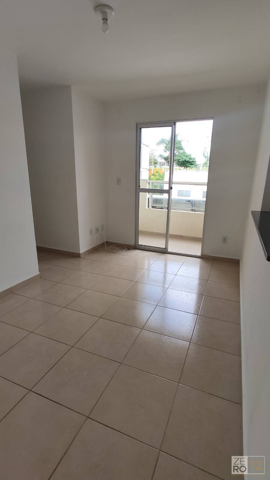 Casa à venda com 3 quartos, 64m² - Foto 1