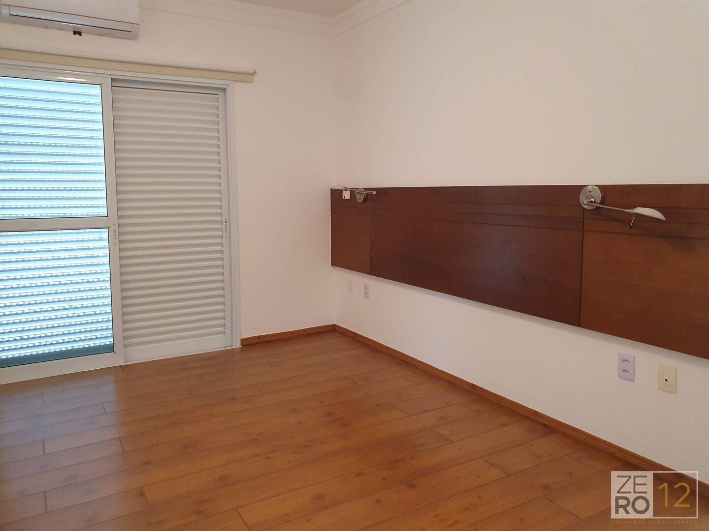 Casa à venda com 4 quartos, 330m² - Foto 11