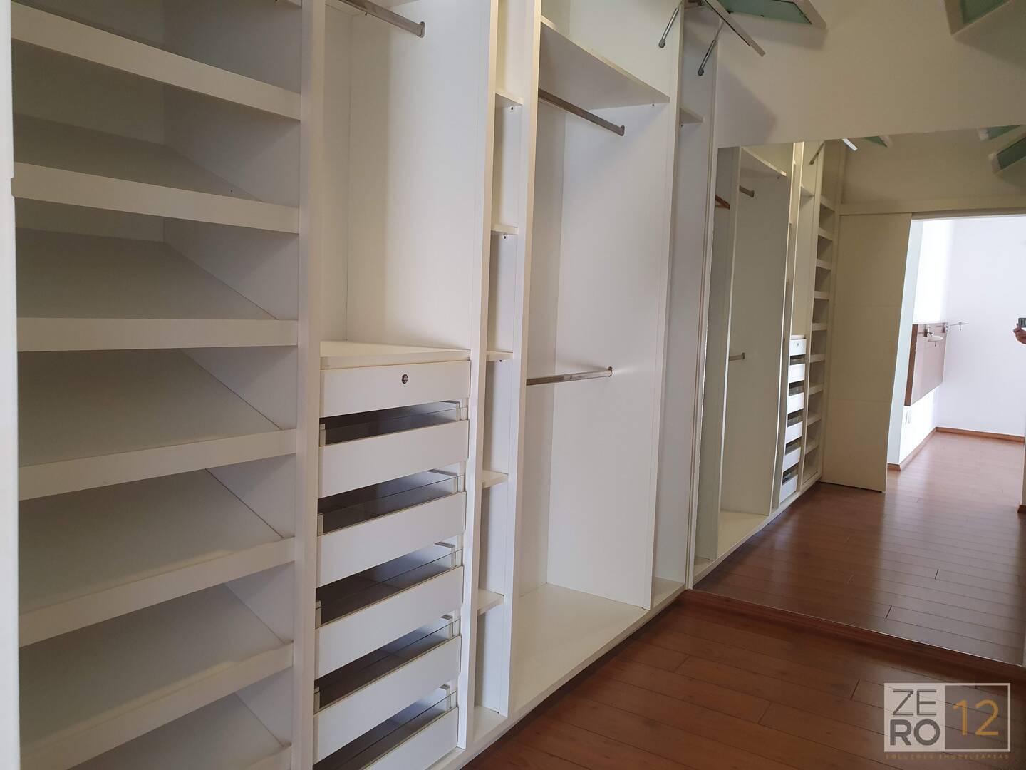 Casa à venda com 4 quartos, 330m² - Foto 13