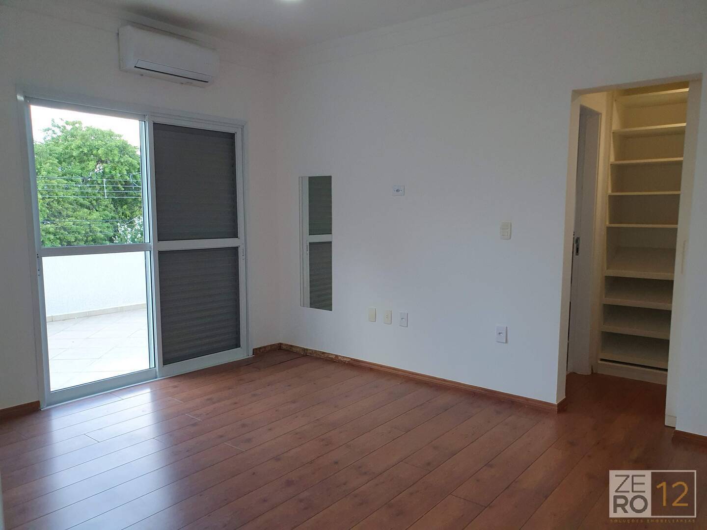 Casa à venda com 4 quartos, 330m² - Foto 24