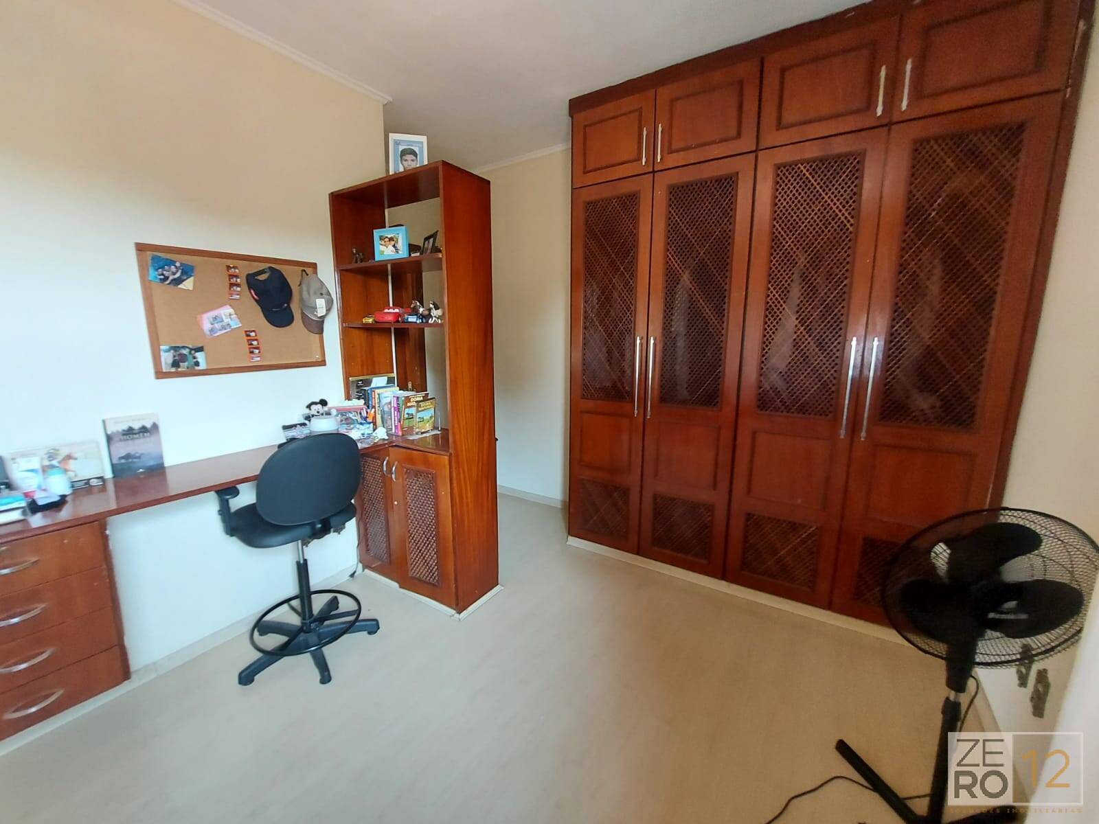 Casa à venda com 5 quartos, 318m² - Foto 12