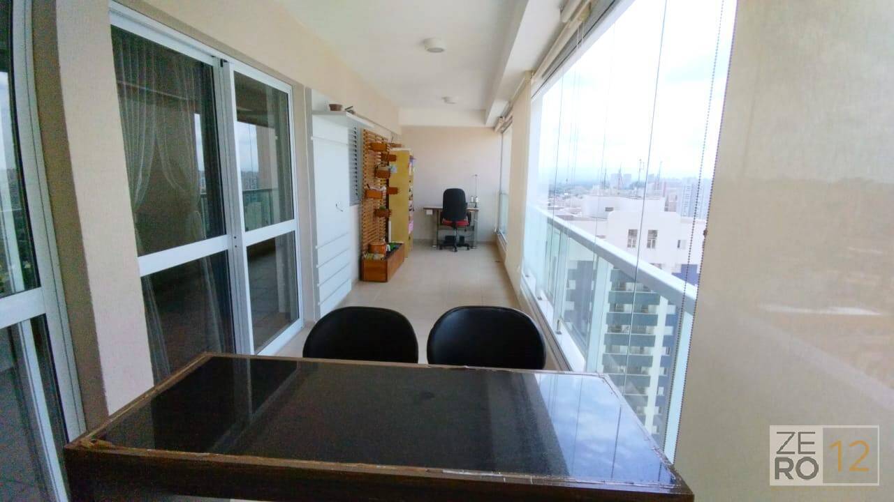 Apartamento à venda com 3 quartos, 157m² - Foto 4