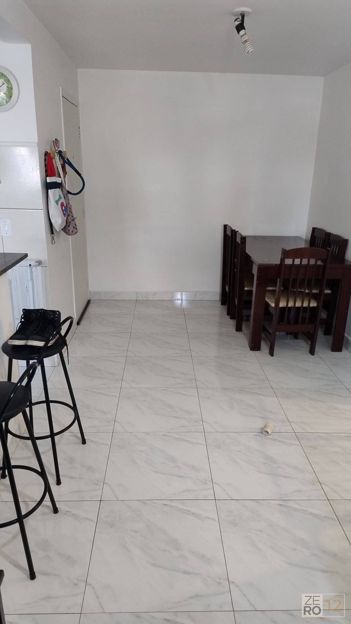 Apartamento à venda com 3 quartos, 67m² - Foto 2