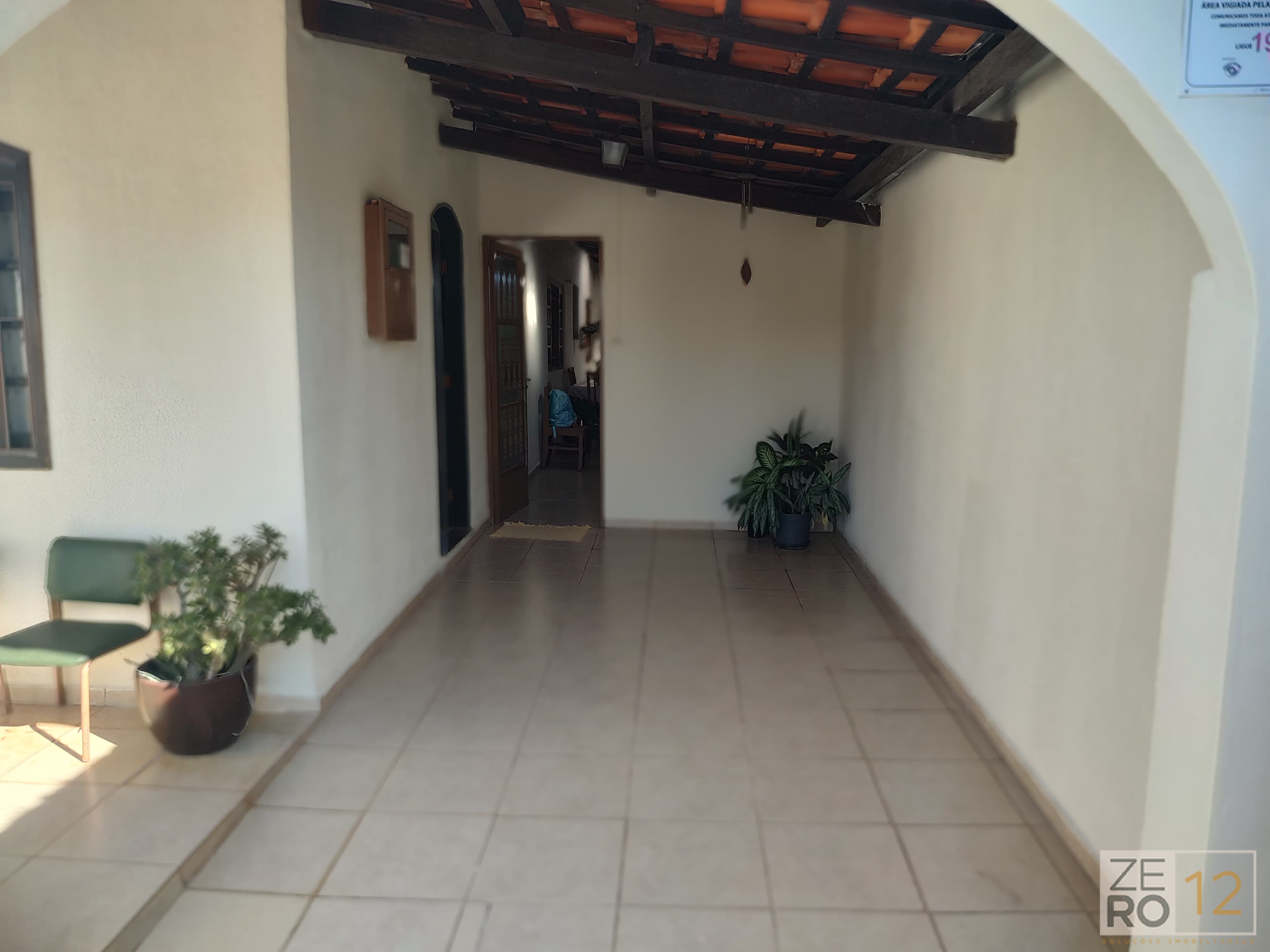 Casa à venda com 3 quartos, 160m² - Foto 3