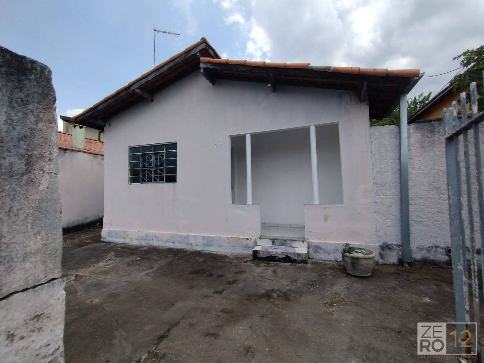 Casa à venda com 3 quartos, 130m² - Foto 2