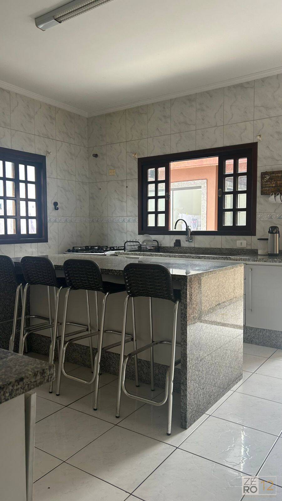 Casa à venda com 3 quartos, 150m² - Foto 4